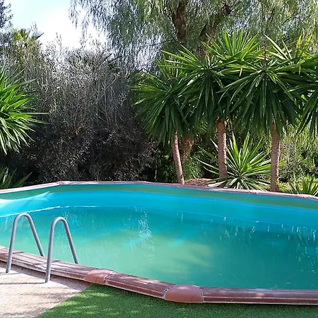 Casita Naranja Alora